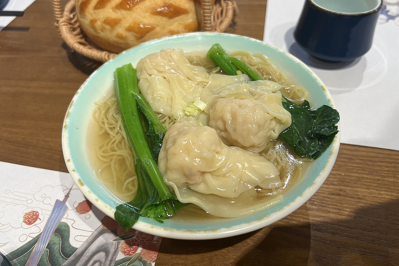 Wonton noodle preparation context for filling, wrapper, and cooking timing