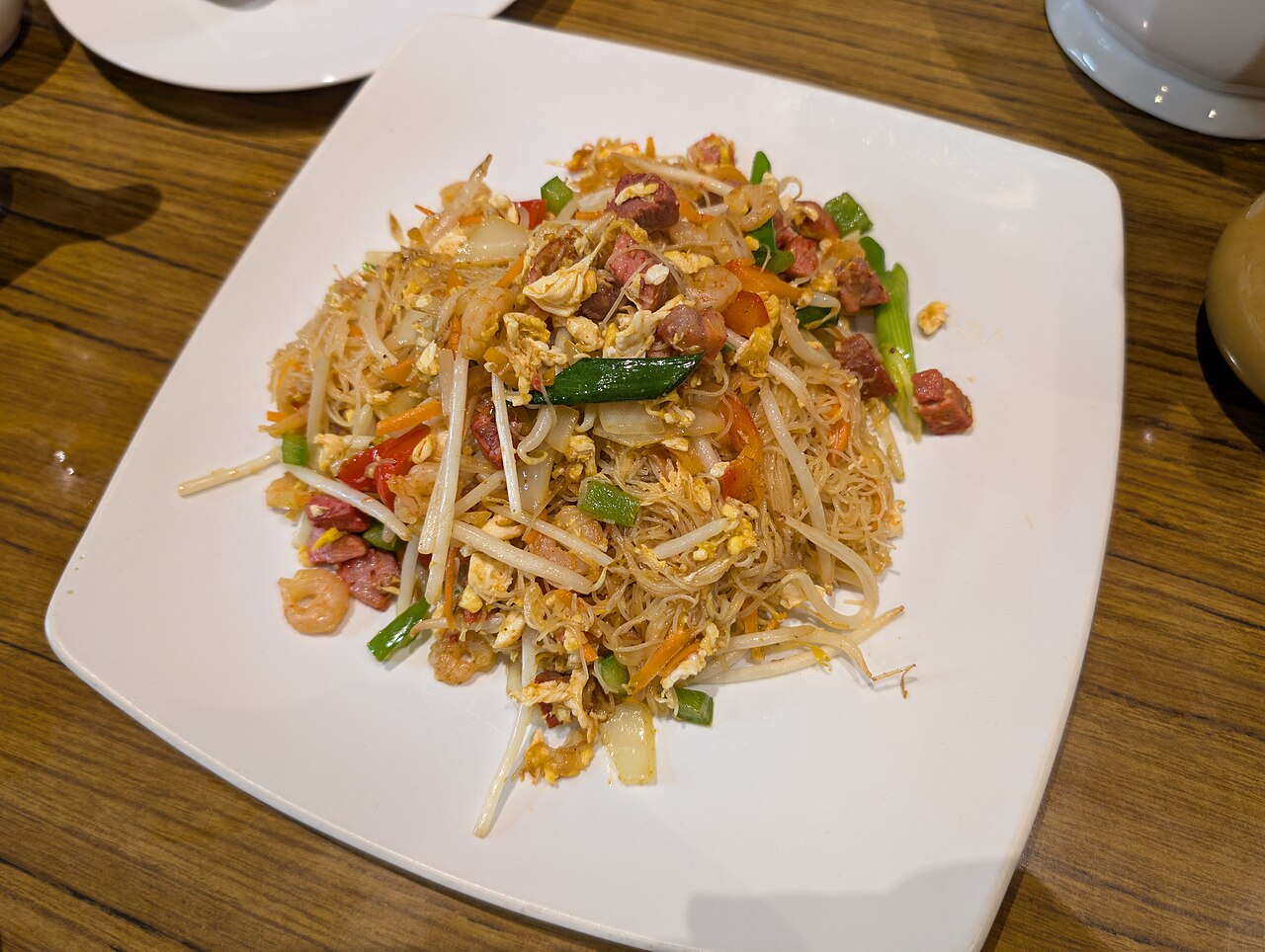 Wok noodle preparation context for checking soy sauce, heat, oil, and noodle separation