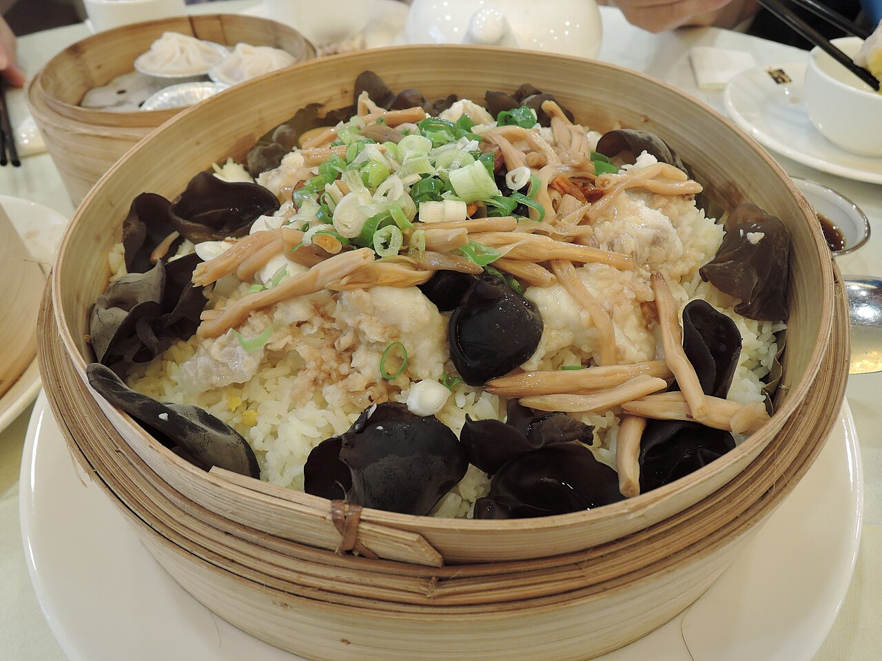 Cantonese fish sauce recipe opening image with steamed fish, ginger, scallion, and soy sauce context